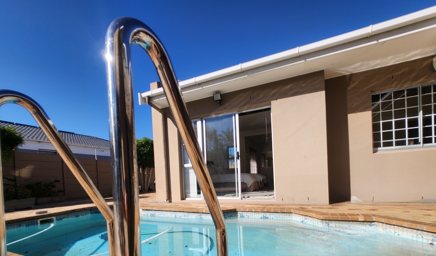 4 Bedroom Property for Sale in West Beach Western Cape